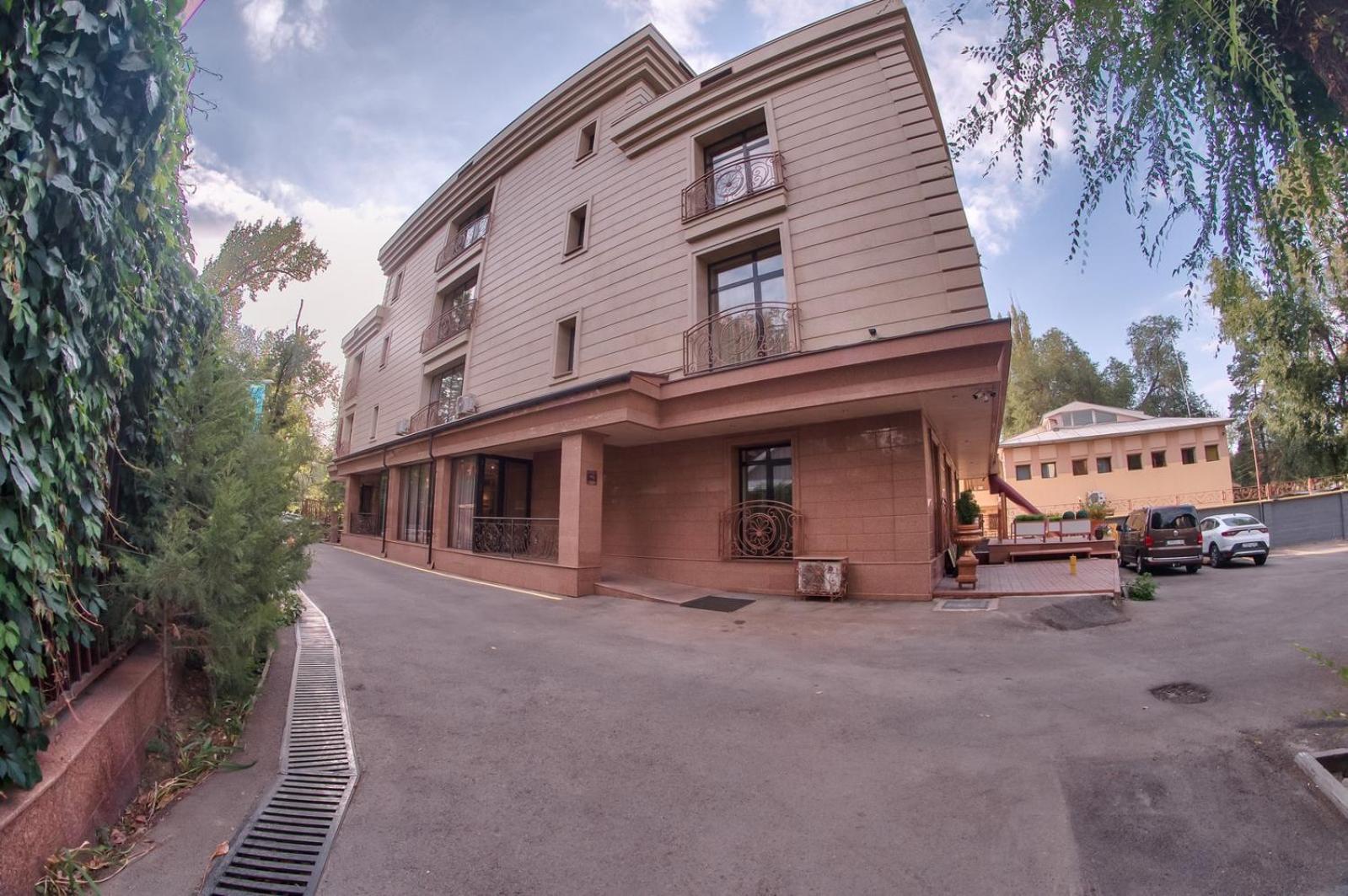 City Stay Апарт-Отель Алматы Bagian luar foto