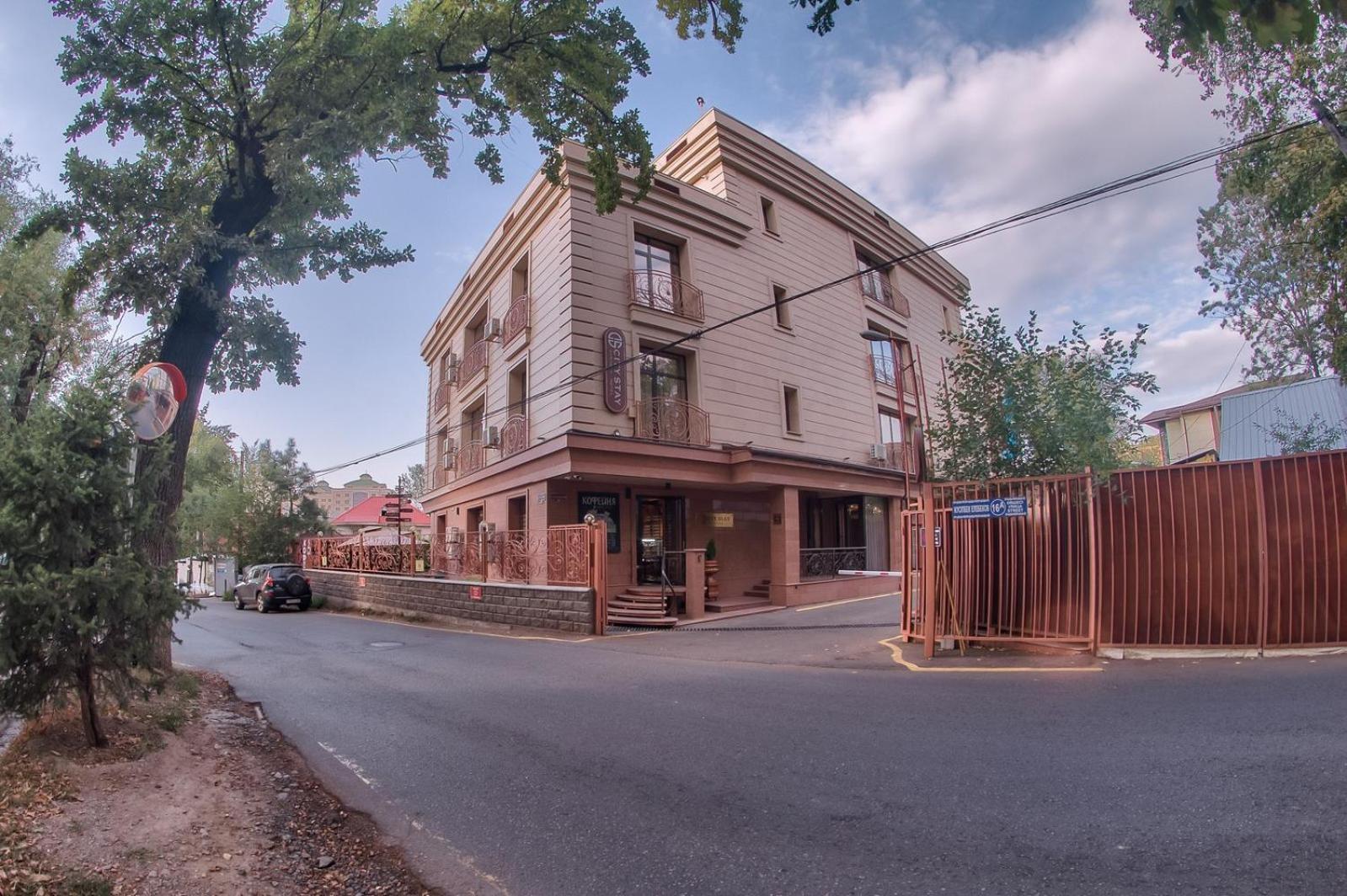 City Stay Апарт-Отель Алматы Bagian luar foto