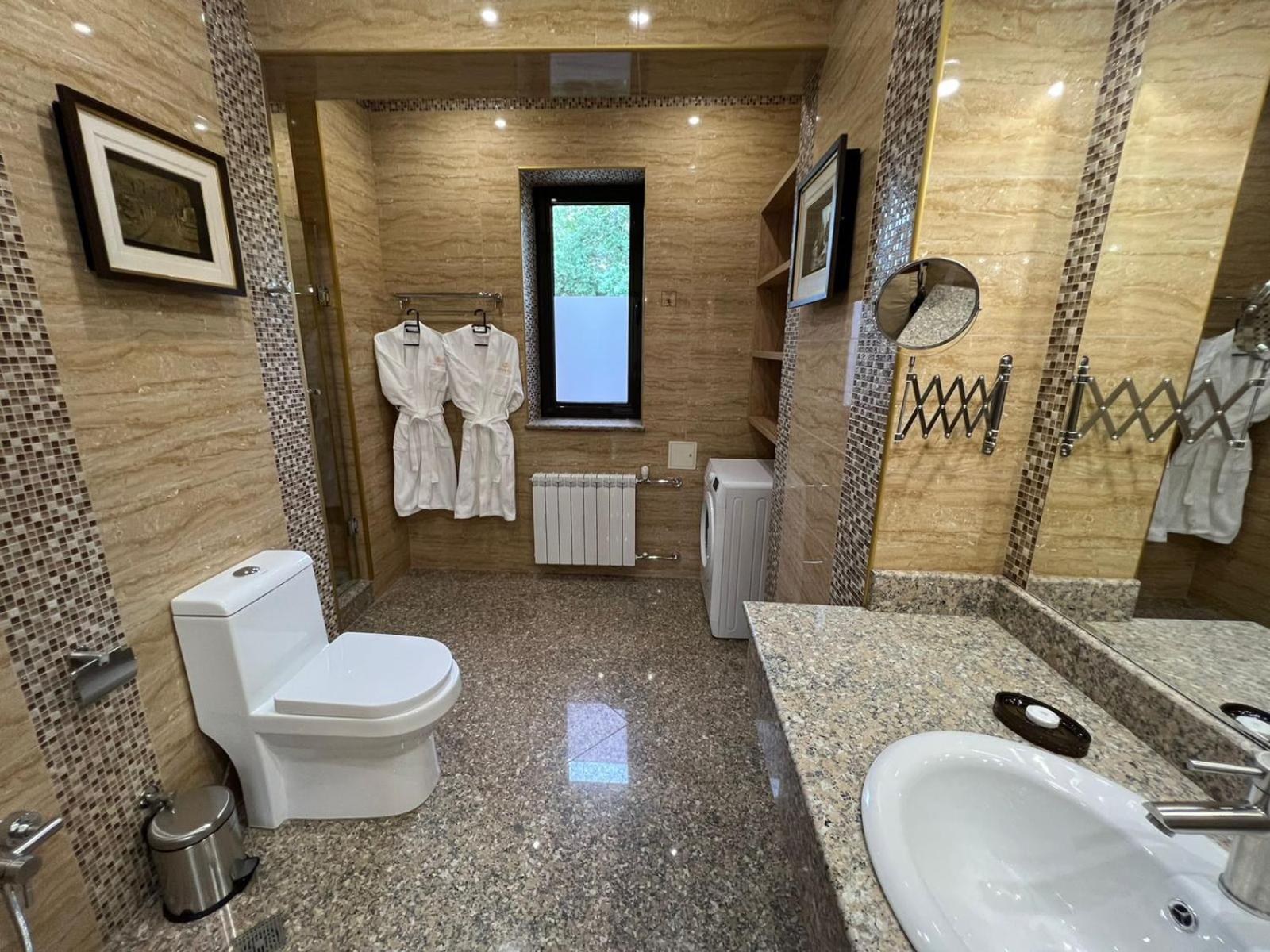 City Stay Апарт-Отель Алматы Bagian luar foto